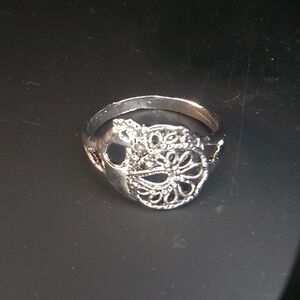 ❤️3/$10❤️NIP - Silver Tone Hollow Style New Design Ring - 6